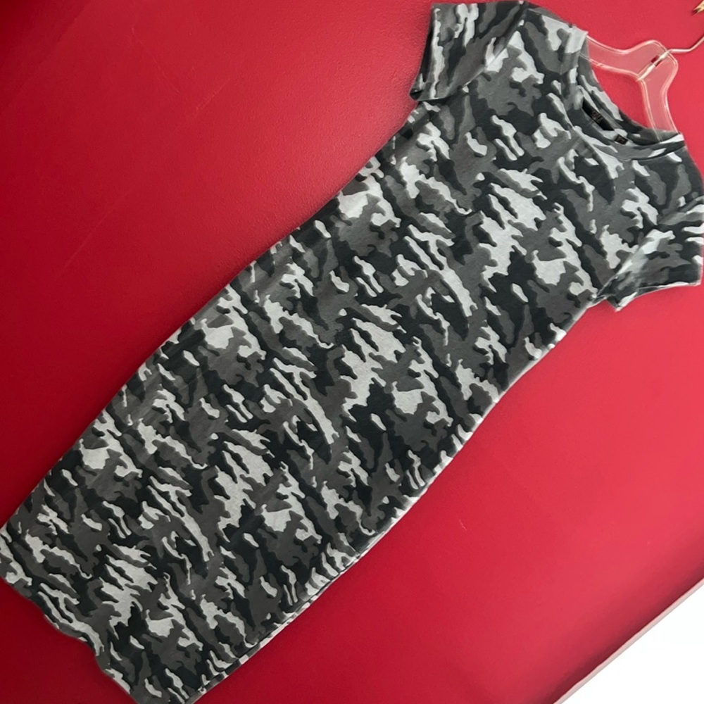 G.I.L.I. Gray Camo Stretch Midi Tee Shirt Dress